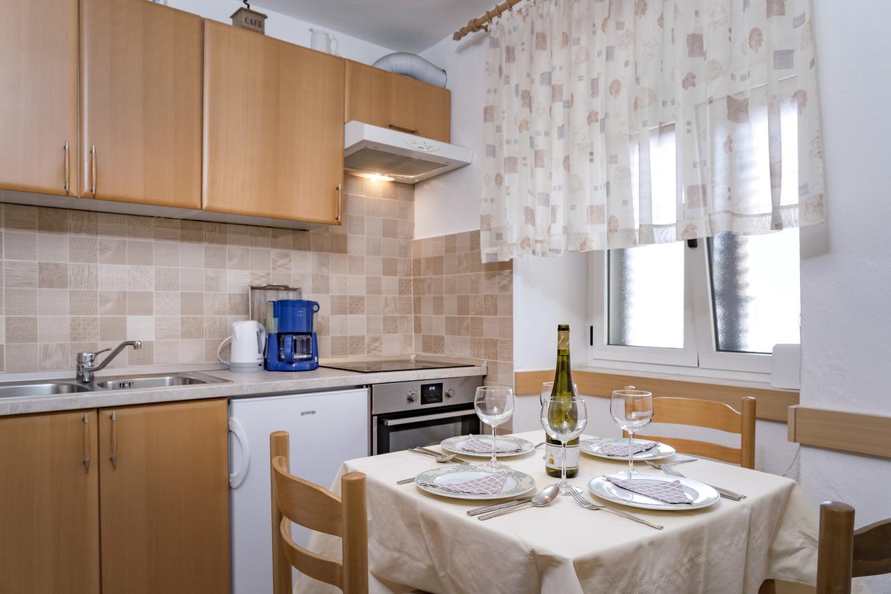 Guesthouse Wish Stari Grad  Eksteriør billede