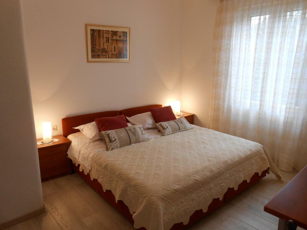 Guesthouse Wish Stari Grad  Eksteriør billede