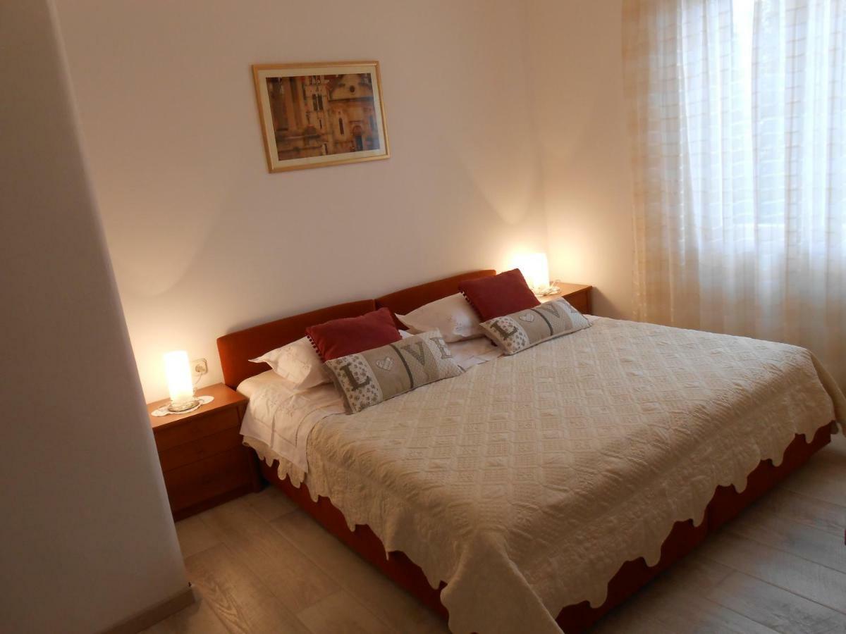 Guesthouse Wish Stari Grad  Eksteriør billede