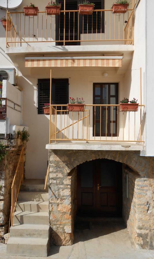 Guesthouse Wish Stari Grad  Eksteriør billede