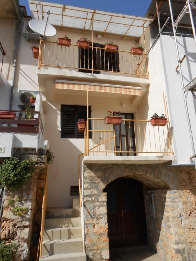 Guesthouse Wish Stari Grad  Eksteriør billede