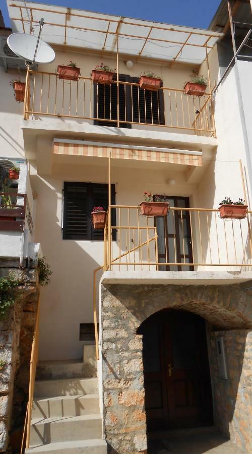 Guesthouse Wish Stari Grad  Eksteriør billede