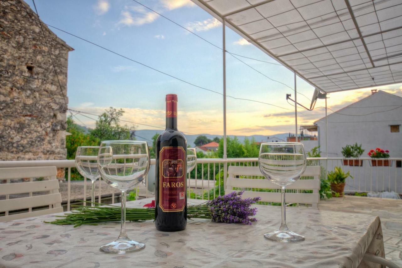 Guesthouse Wish Stari Grad  Eksteriør billede