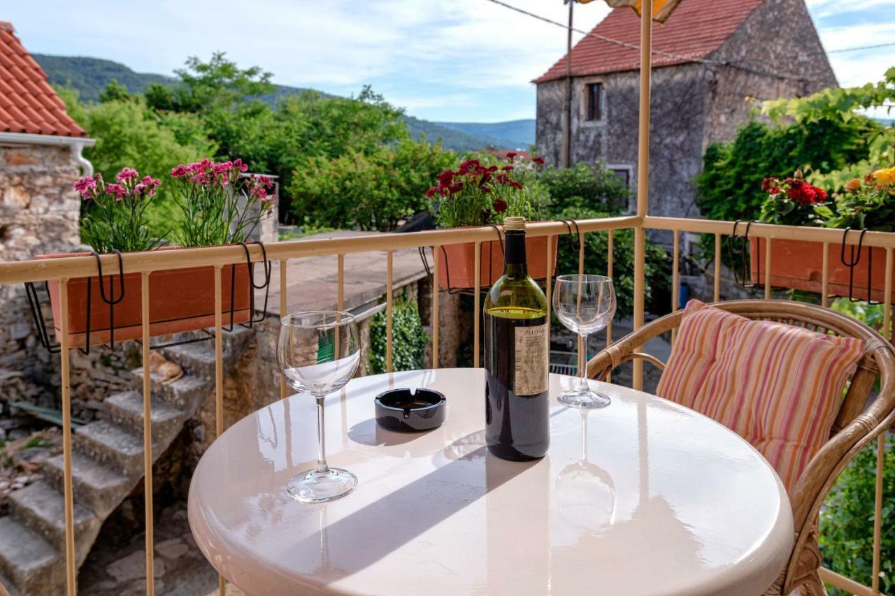 Guesthouse Wish Stari Grad  Eksteriør billede